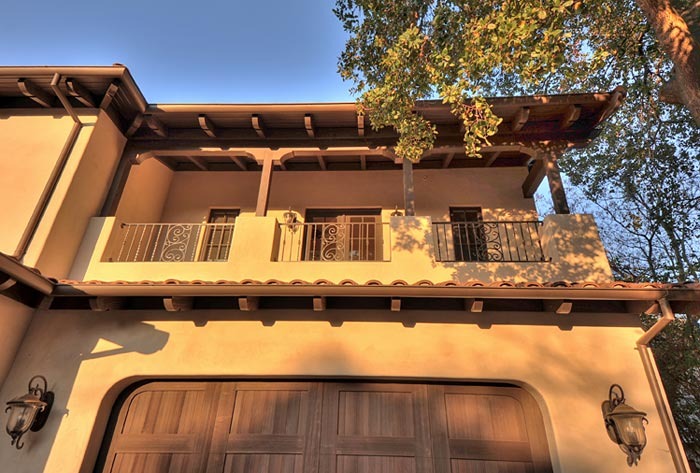 imgi 2 englewood 2side balcony2