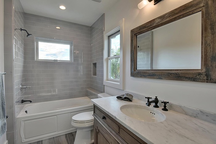 imgi 35 983 terra bella ave willow large 028 31 upstairs bathroom 1499x1000 72dpi