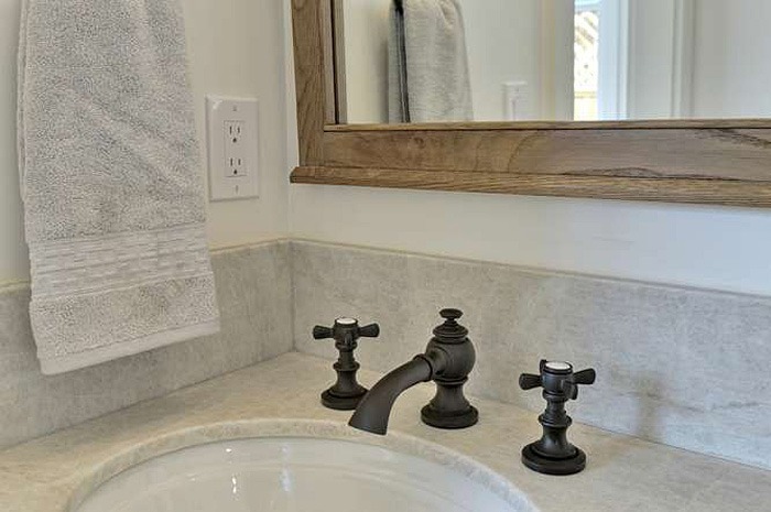 imgi 37 983 terra bella ave willow small 019 35 bedroom shared bathroom 666x442 72dpi